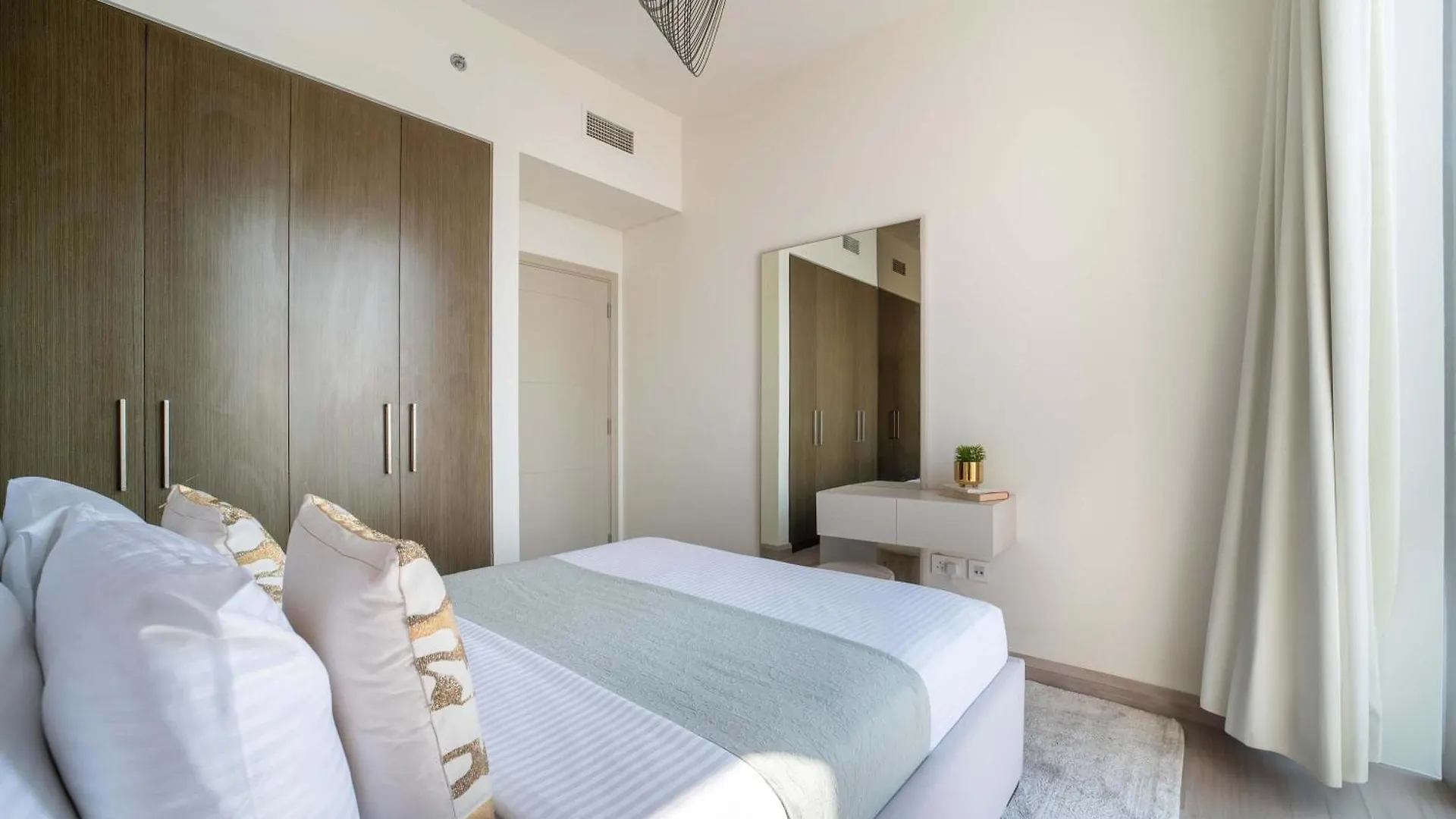 Frank Porter - Forte Tower 1 Dubai United Arab Emirates